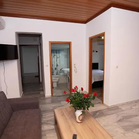 Nilly's Central Luxury Apartment
