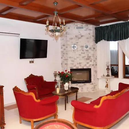 Nilly's Central Luxury